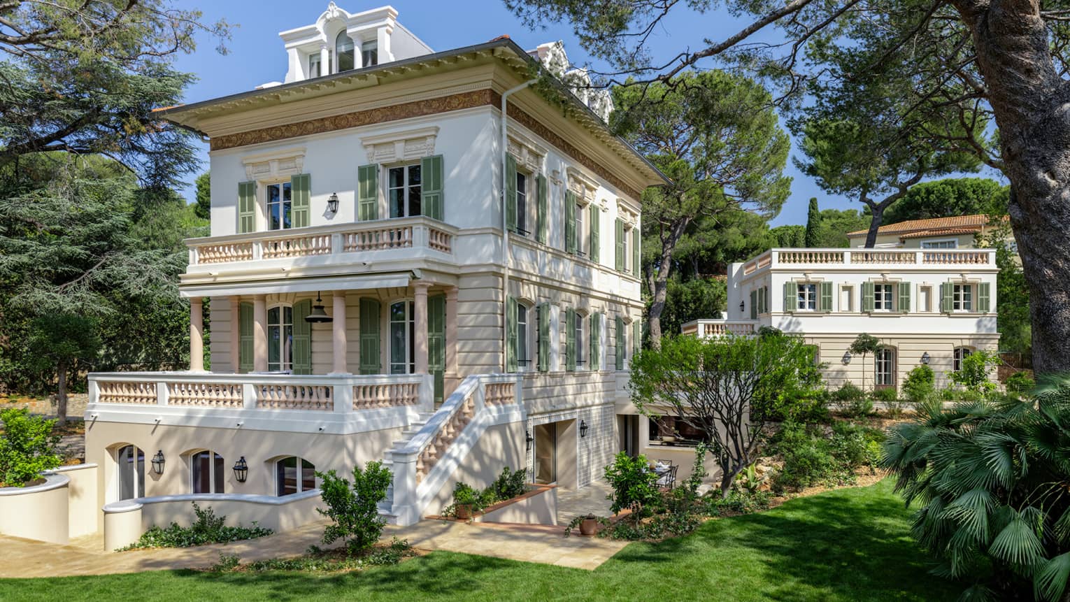 holiday villa in south of france with private pool