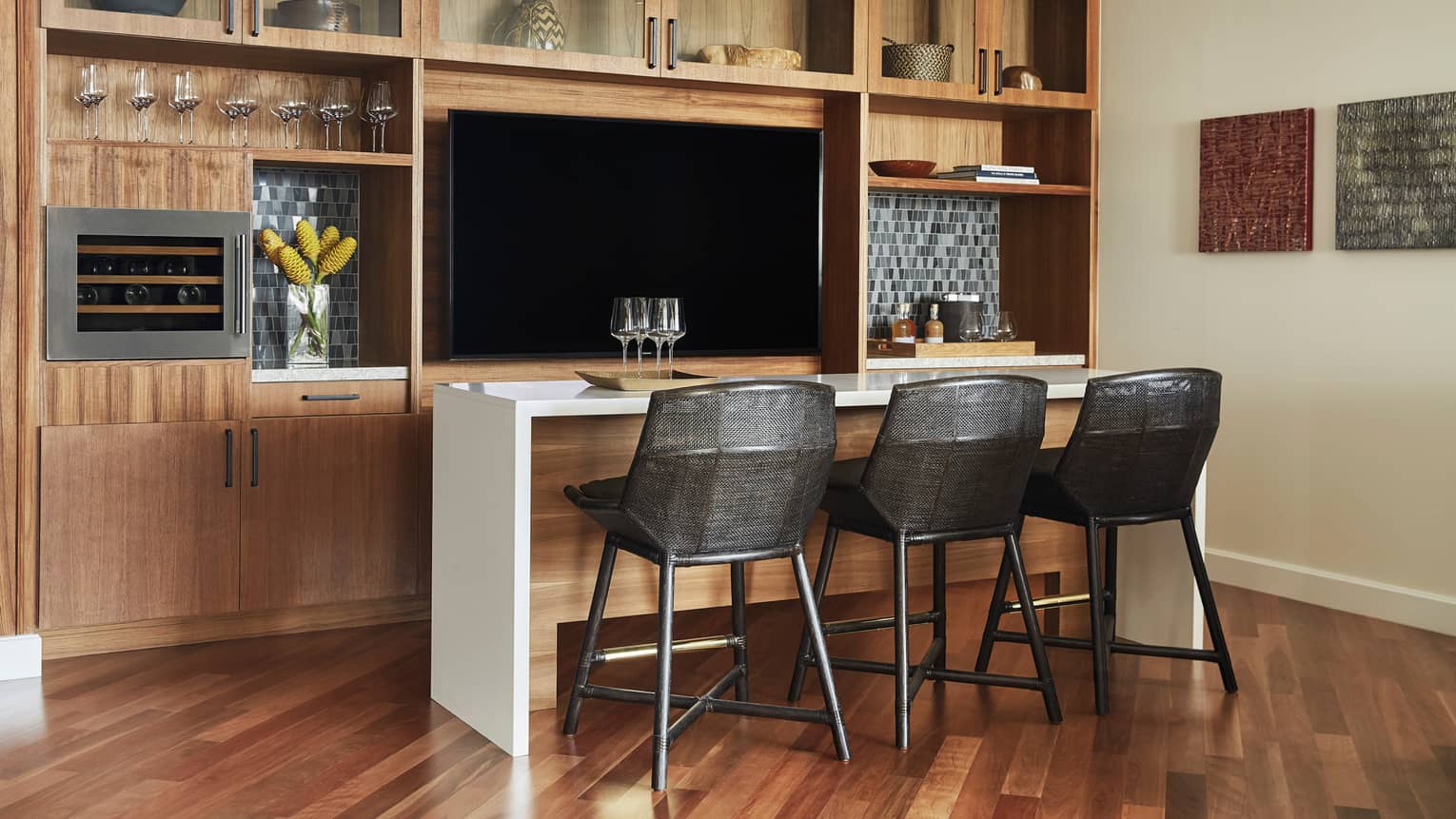 Presidential Suite bar with seating area