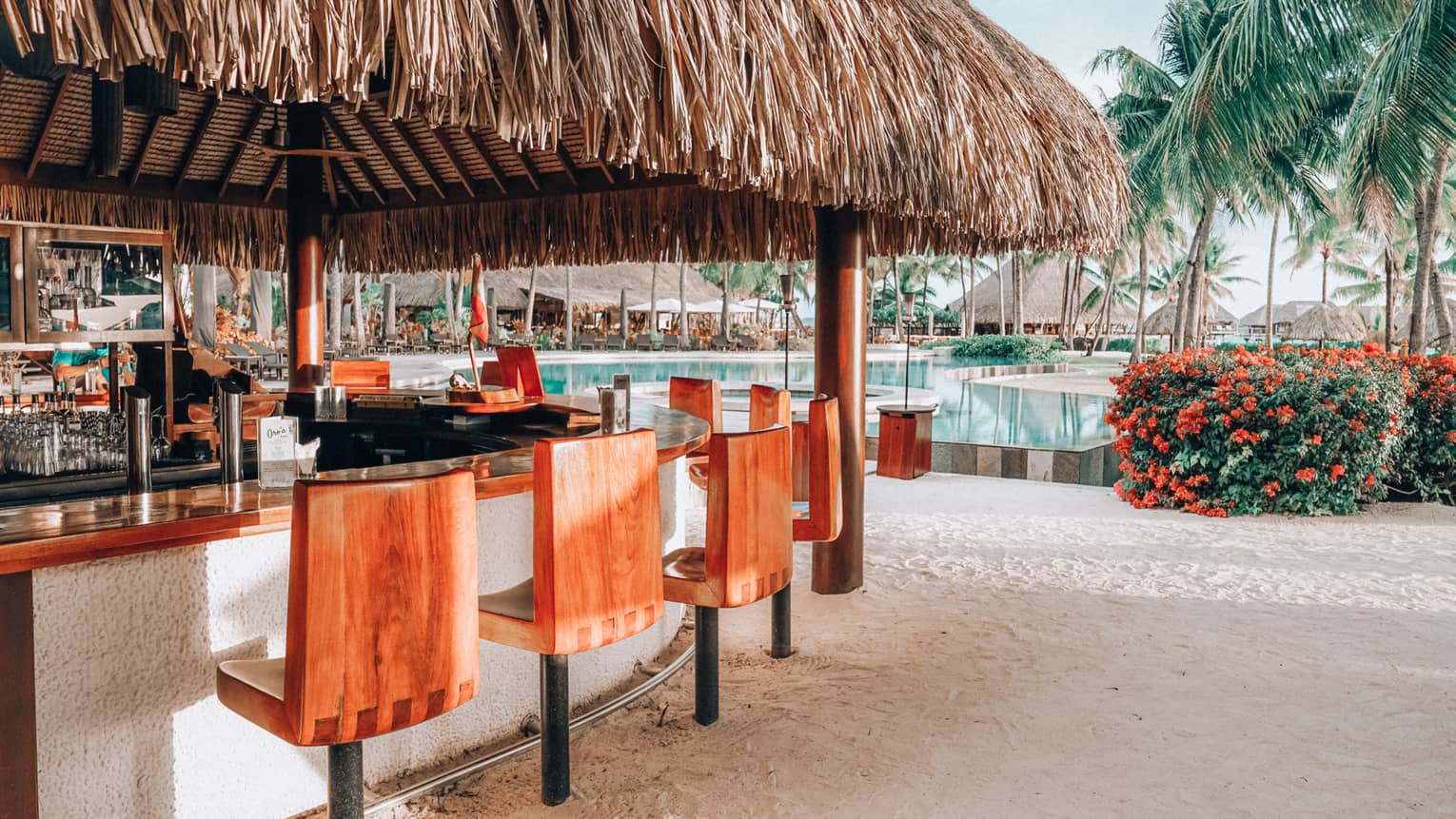 Fare Hoa Beach Bar