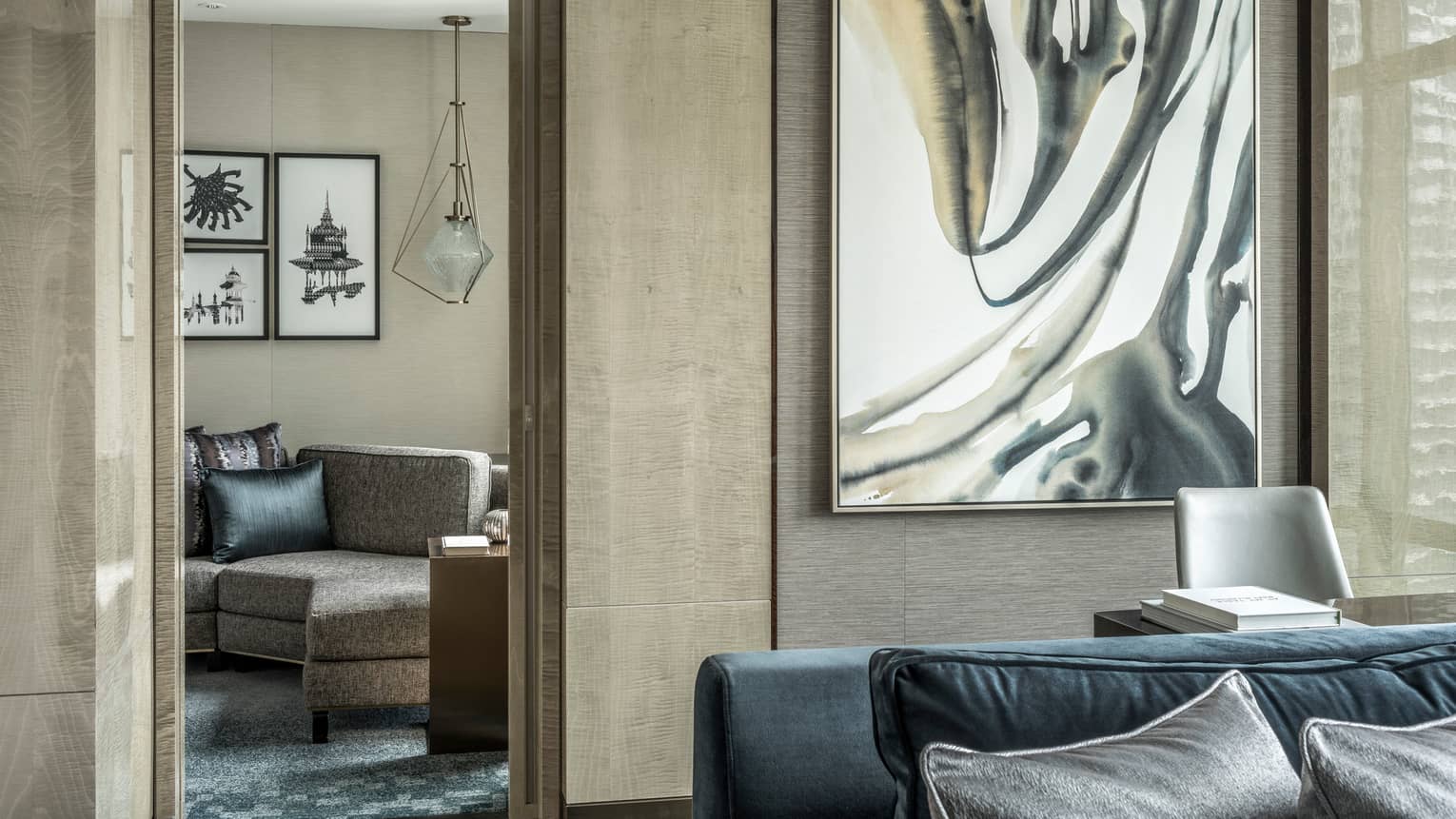 Four Seasons Park View Suite living area