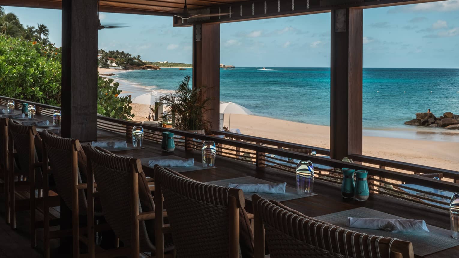 Outdoor dining space overlooking the beach