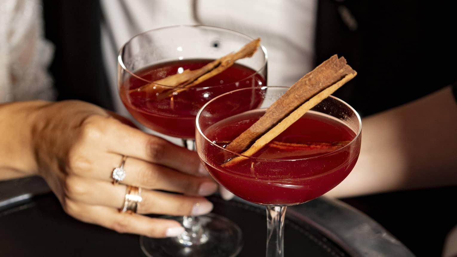 Two drinks on a tray.