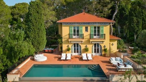 Beautiful two-bedroom ocher villa with private pool