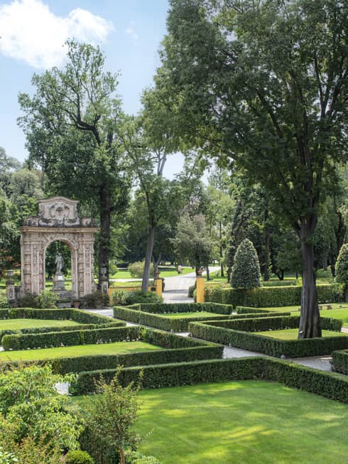 Villa gardens