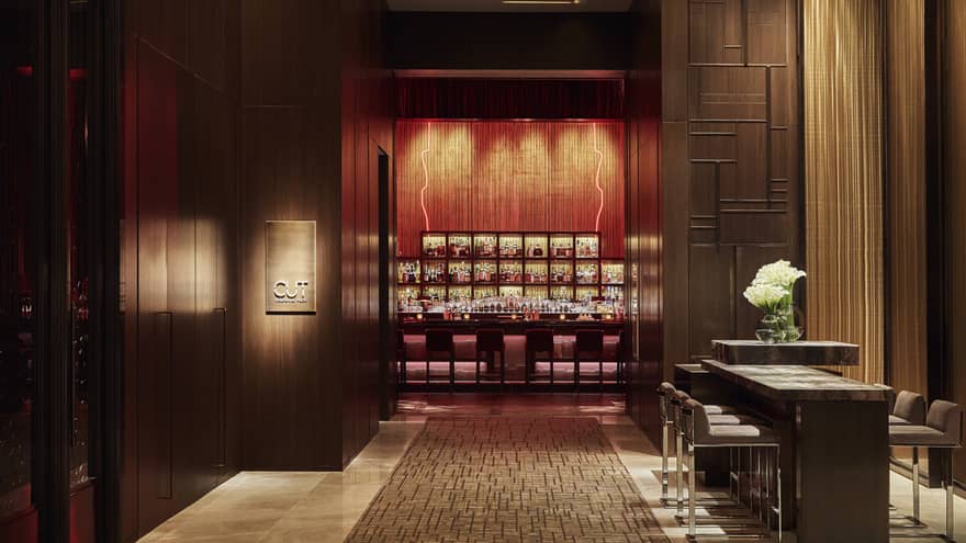 Fine dining and bar off the luxury hotel lobby