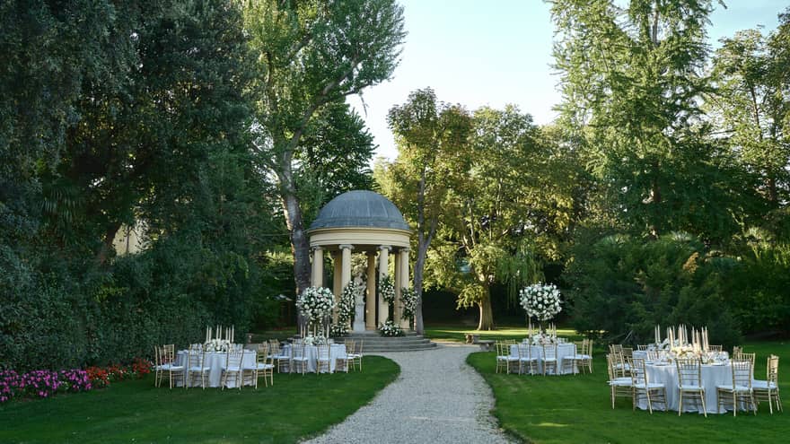 Wedding banquet setup in the gardens of Four Seasons Hotel Florence