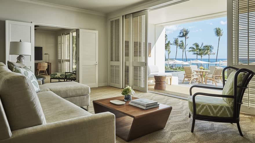 Pacific Suite living area with view to the ocean