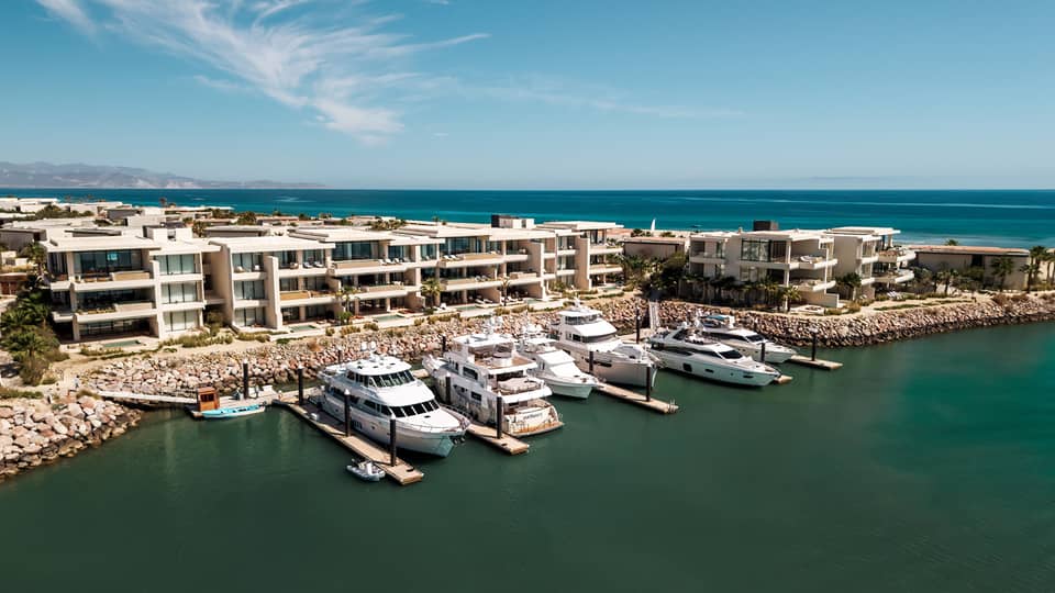 Marina featuring five private yachts